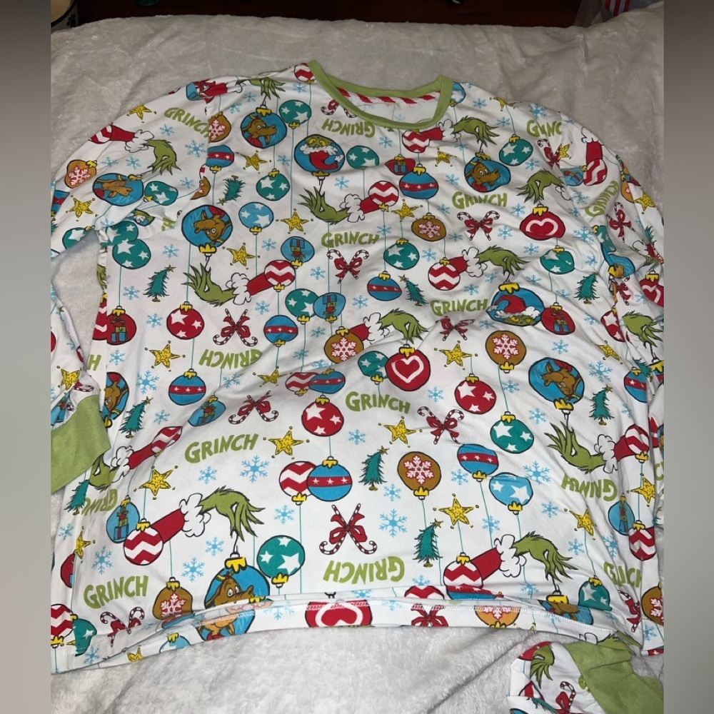 The grinch pajama set size 2x
